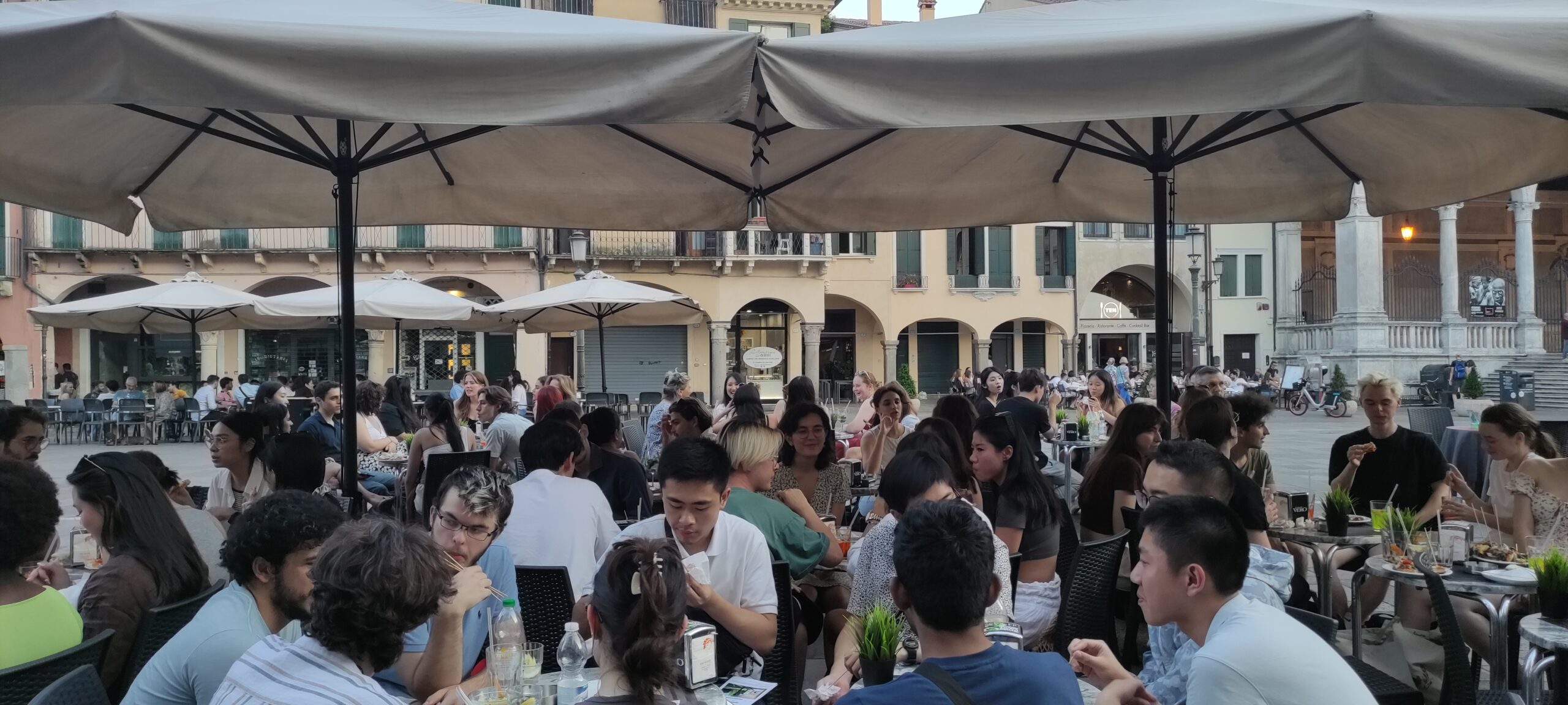 Spritz in piazza