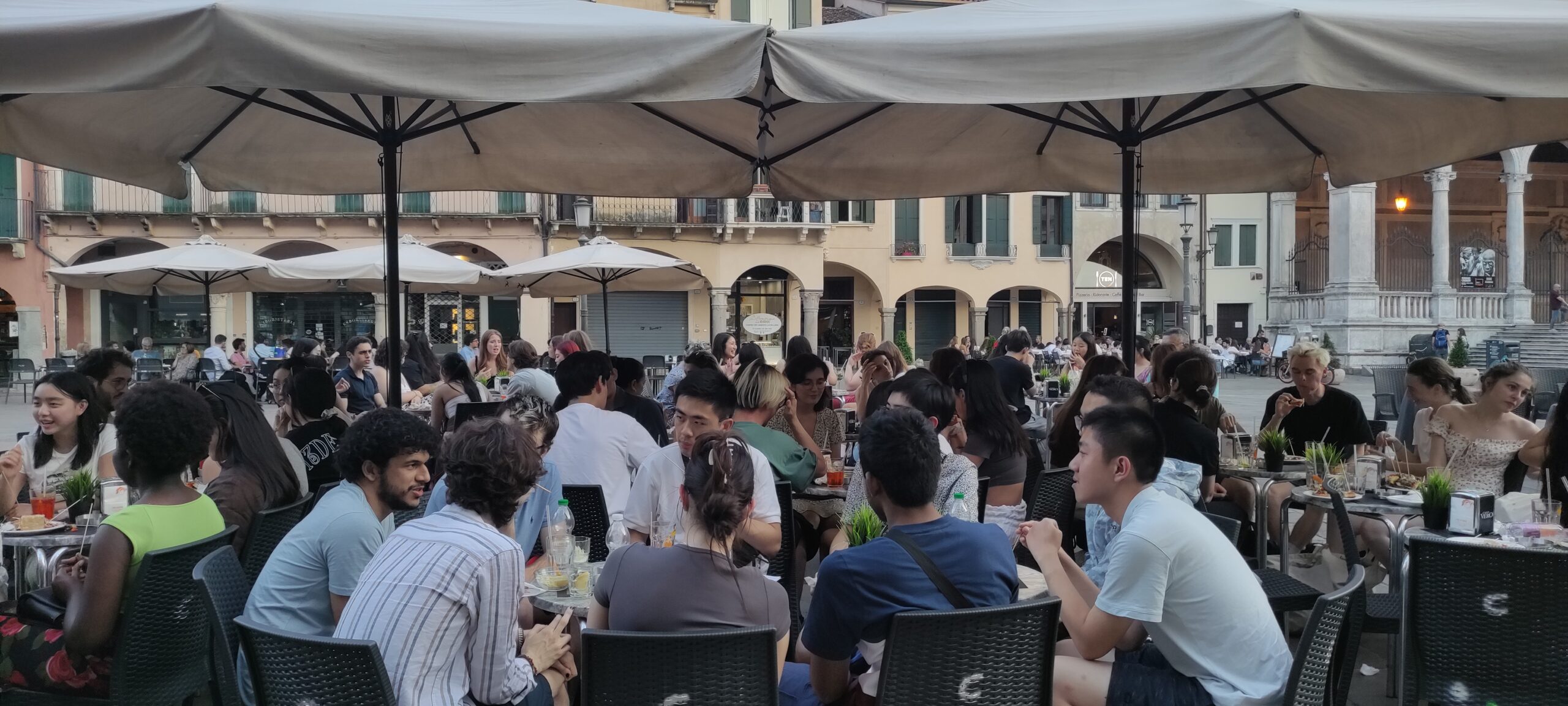 Spritz in piazza